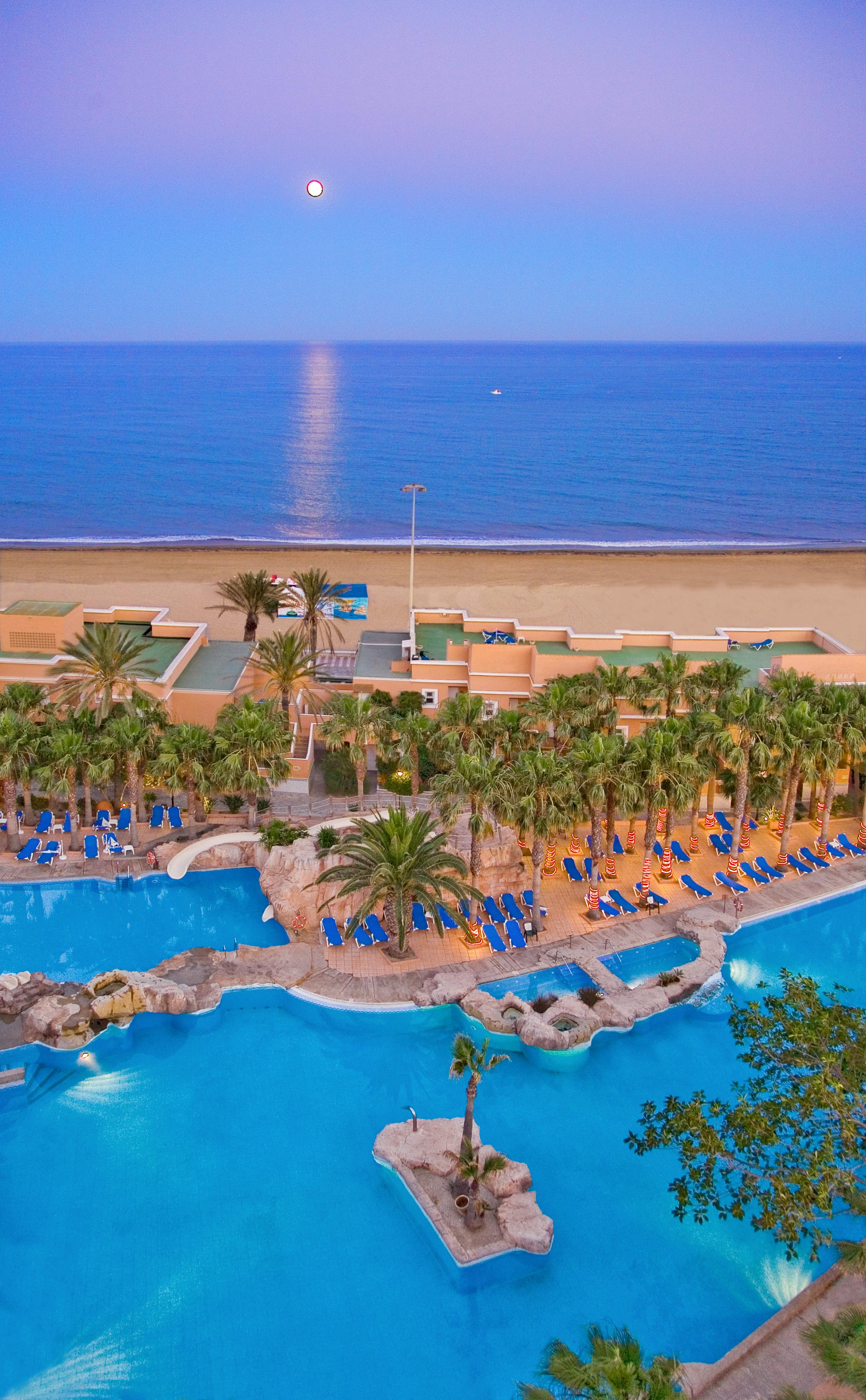 Отель Playacapricho Рокетас-де-Мар Экстерьер фото